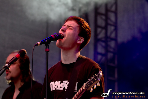 Blackmail (live beim Mini Rock Festival, 2011)